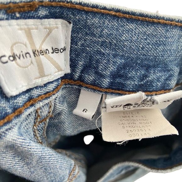 Vintage Calvin Klein Classic Blue Women's Jeans in Size 6 - Picture 9 of 9